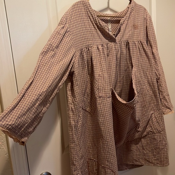 Magnolia Pearl Early Release Lavender Jam Gingham Apple Picker Tunic - Picture 3 of 9